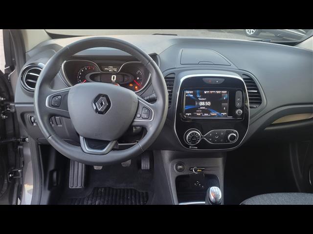 RENAULT Captur 00188982_VO38023507