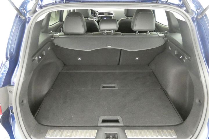 Inside Kadjar  Azul Cosmos