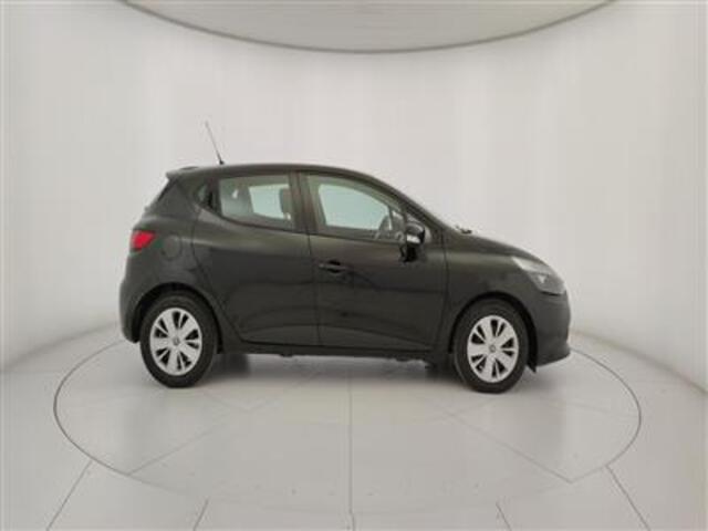 RENAULT Clio 02705256_VO38033952