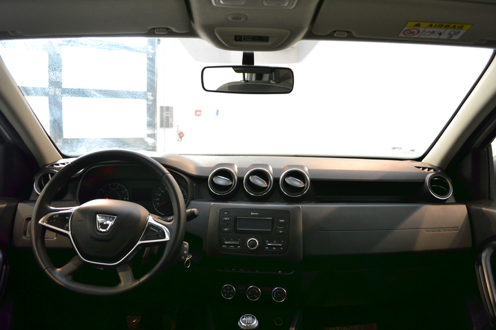 Interior DUSTER  ALB