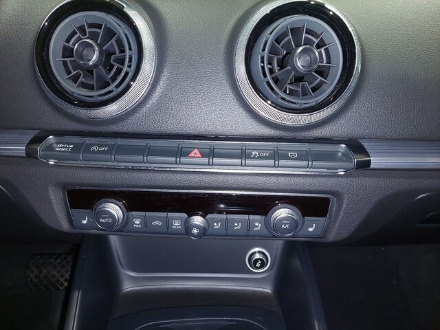 Inside A3 Sportback Diesel  Gris Monzón Metaliz