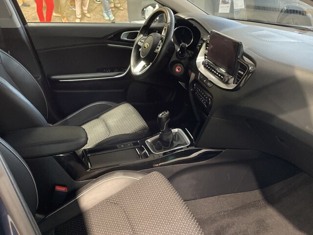 Inside XCeed Diesel  Cosmo Blue