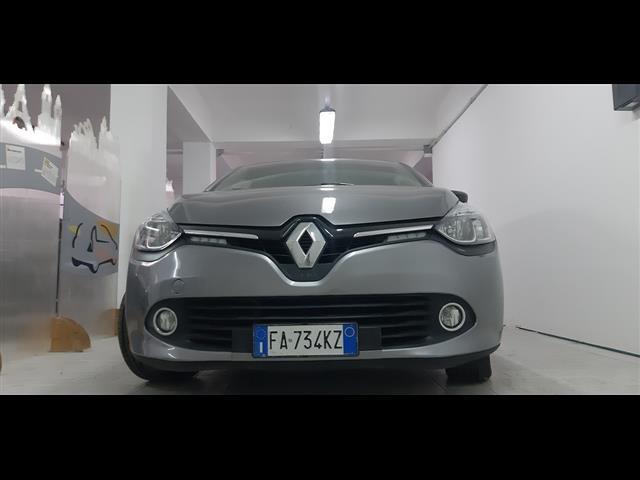 RENAULT Clio 00006512_VO38033579