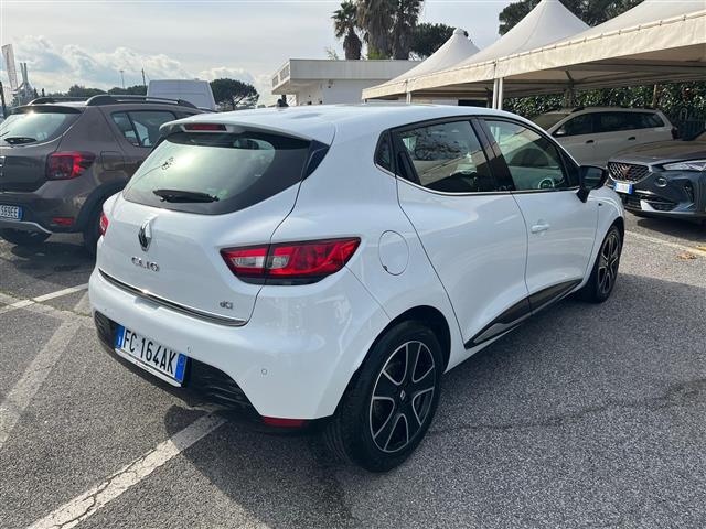 RENAULT Clio 02640963_VO38043366