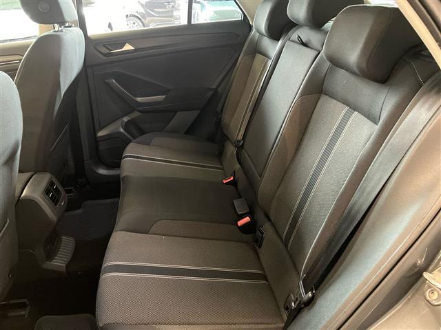 VOLKSWAGEN T Roc 00985409_VO38023207