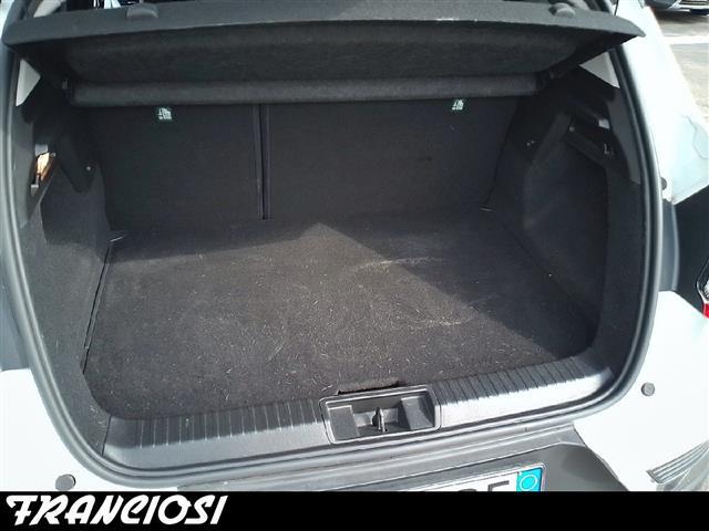 RENAULT Captur 00023749_VO38013018