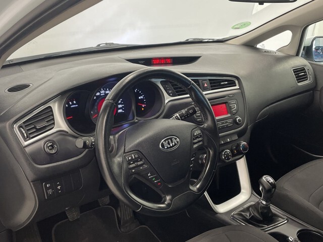 Inside Cee'd Diesel  Cassa White