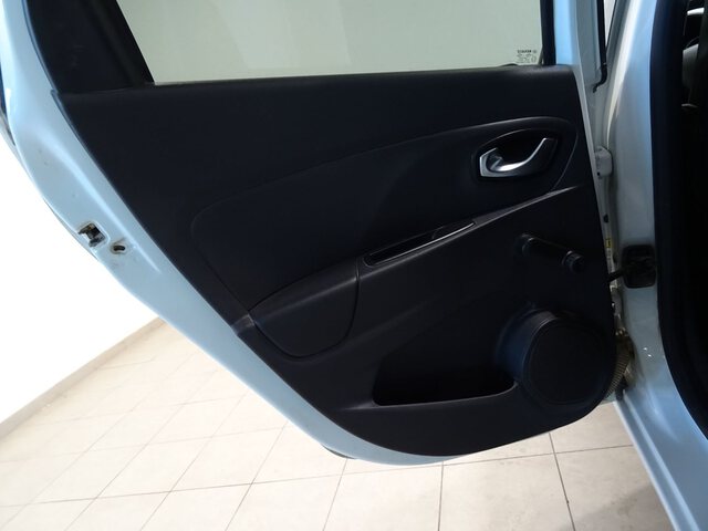 Inside Clio Sport Tourer  Blanco Marfil