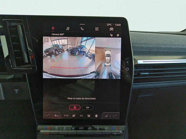 Inside  MEGANE E-TECH 100% ELÉCTRICO  carrocería rojo des