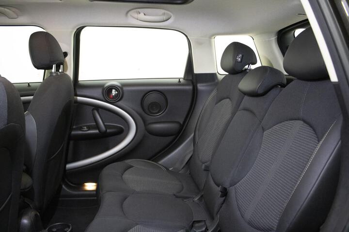Inside  F60 Countryman Diesel  Midnight Black