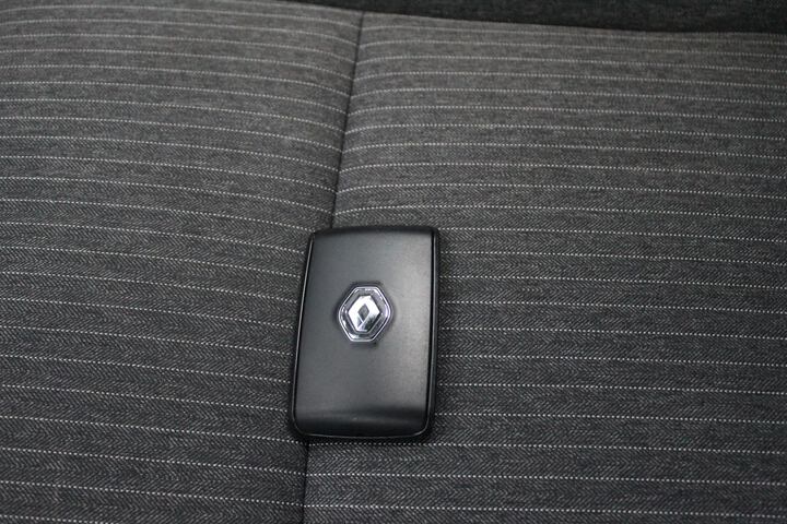 Inside Clio  Gris