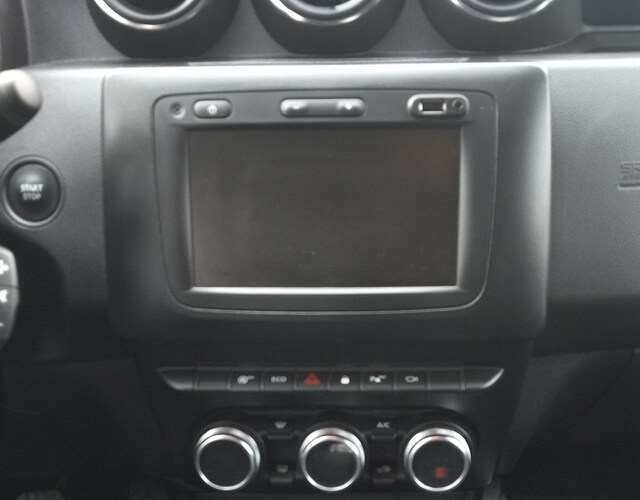 Inside Duster Diesel  GRIS