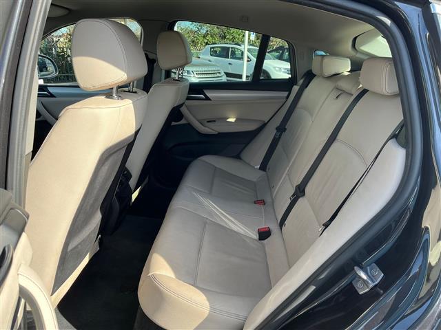 BMW X4 F26 02640639_VO38043366