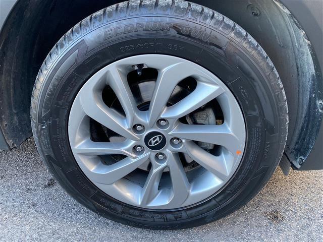 HYUNDAI Tucson 02641070_VO38043366