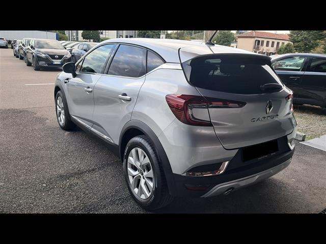 RENAULT Captur 02490824_VO38013041