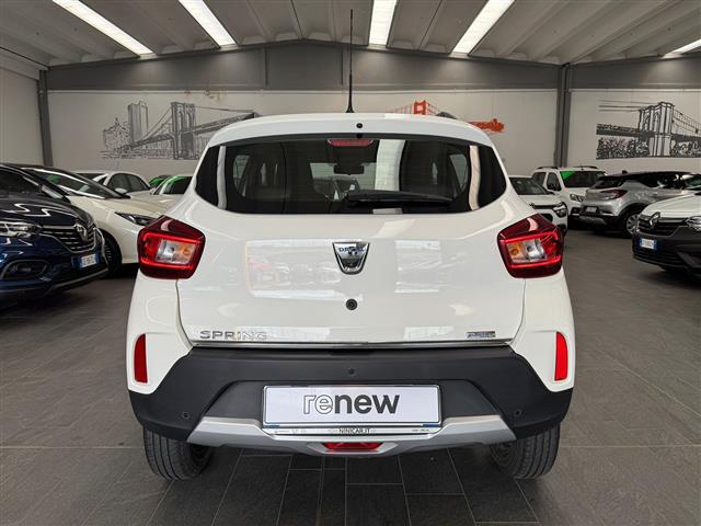 DACIA Spring 00016161_VO38023184