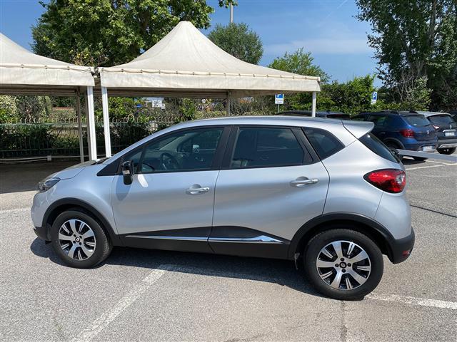 RENAULT Captur 02640282_VO38043366
