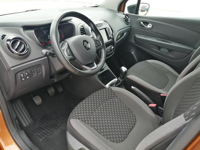 Inside Captur  Naranja Atakama