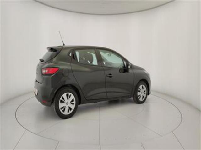 RENAULT Clio 02705256_VO38033952