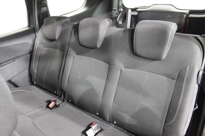 Inside Lodgy  Gris Cometa