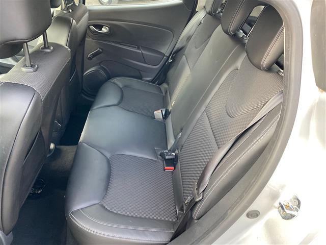 RENAULT Clio 02640172_VO38043366
