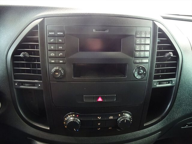 Inside Vito Furgón Diesel  Blanco puro