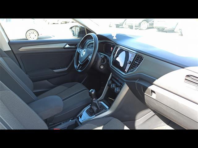 VOLKSWAGEN T Roc 2017 00024144_VO38013404