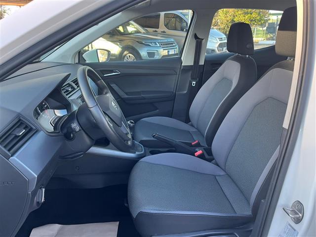 SEAT Arona 2017 02640656_VO38043366