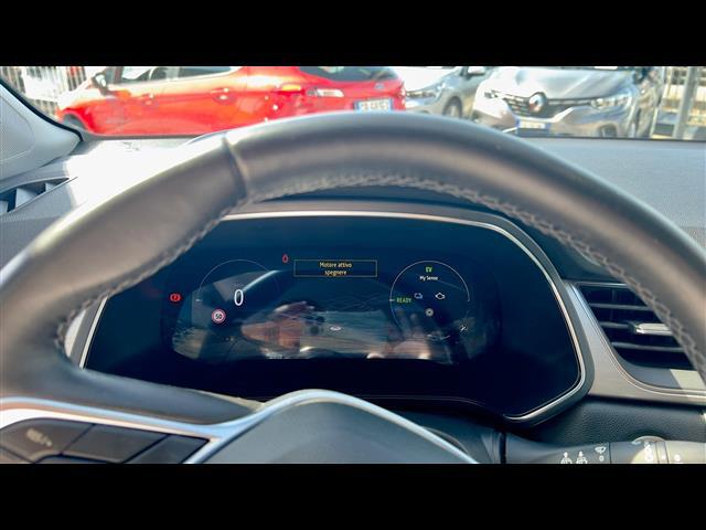 RENAULT Captur 05914629_VO38013080