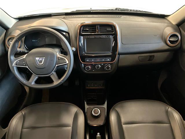 DACIA Spring 00984828_VO38023207