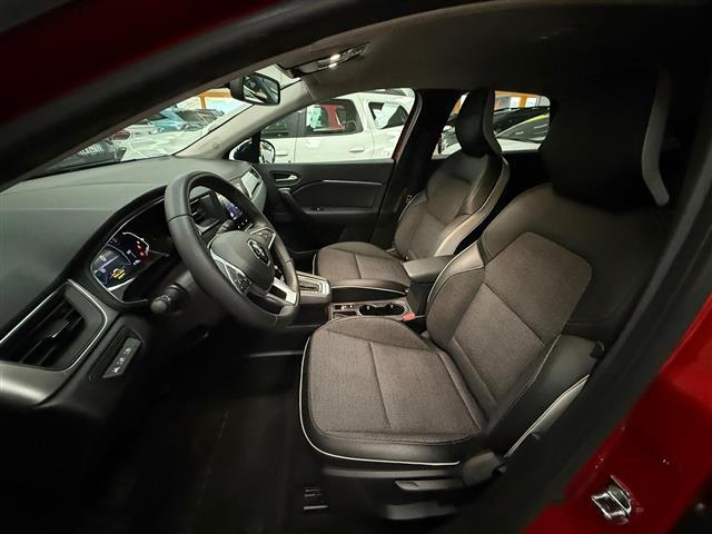 RENAULT Captur 00015278_VO38023184