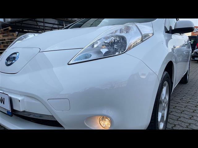 NISSAN Leaf 00428152_VO38023217