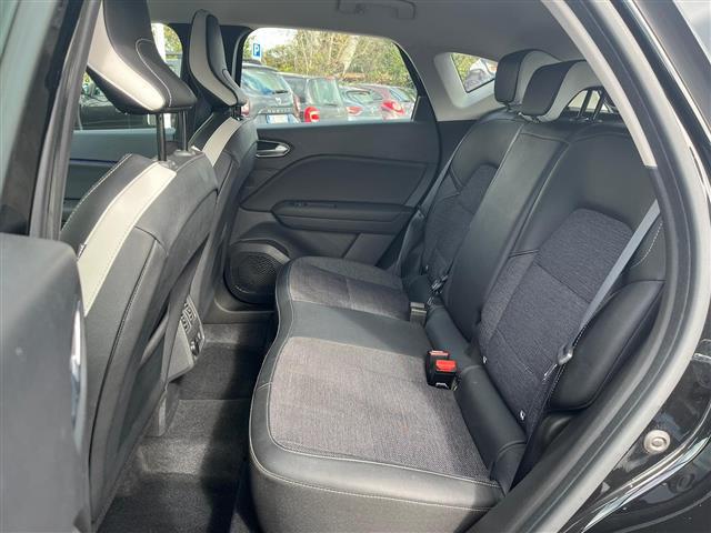 RENAULT Captur 02640550_VO38043366