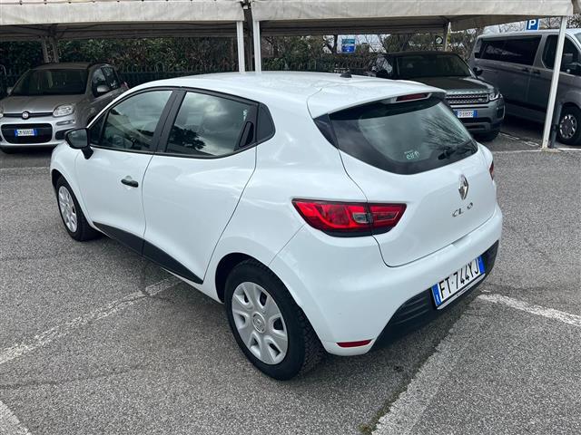RENAULT Clio 02641139_VO38043366