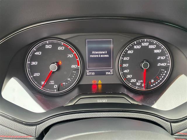 SEAT Arona 2017 02640229_VO38043366