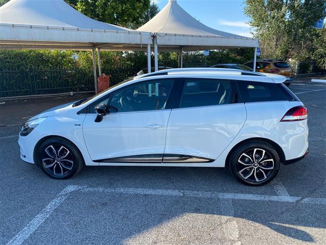 RENAULT Clio Sporter 02640112_VO38043366
