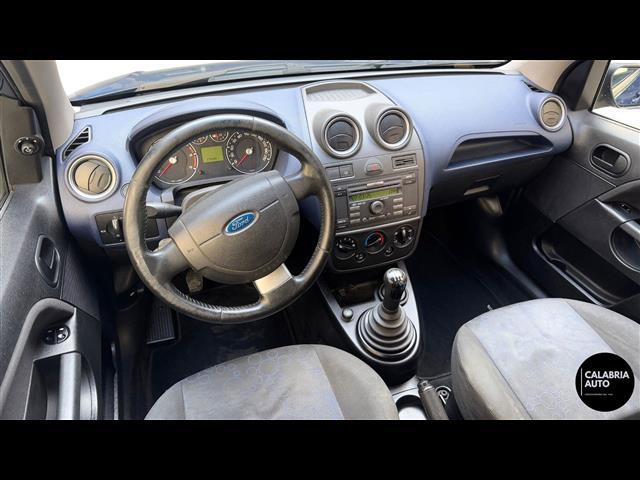 FORD Fiesta 00007118_VO38033579