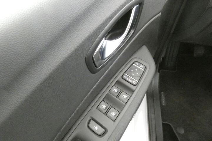 Inside Captur  Blanco Nacarado/Tech
