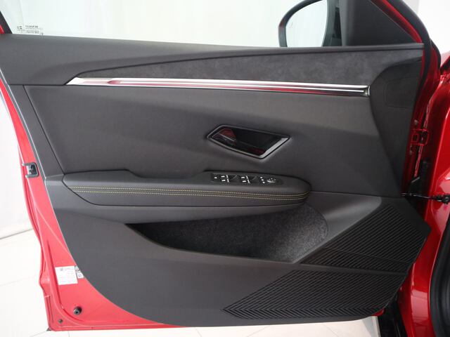 Inside  MEGANE E-TECH 100% ELÉCTRICO  carrocería rojo des