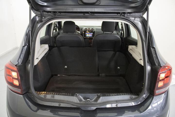 Inside Sandero  Gris Higland