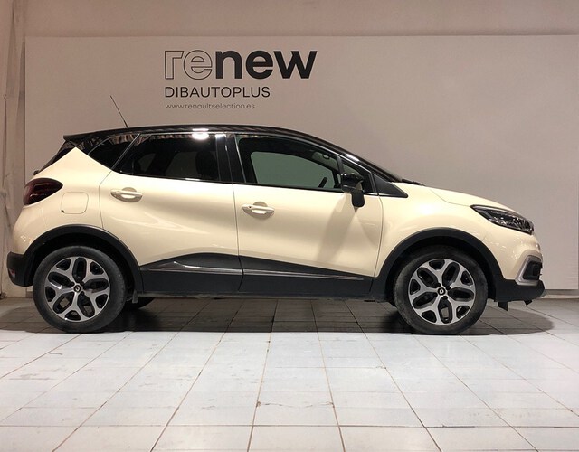 Outside Captur  Beige
