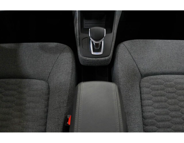 Inside  Zoe E-Tech 100% eléctrico  Rojo Deseo