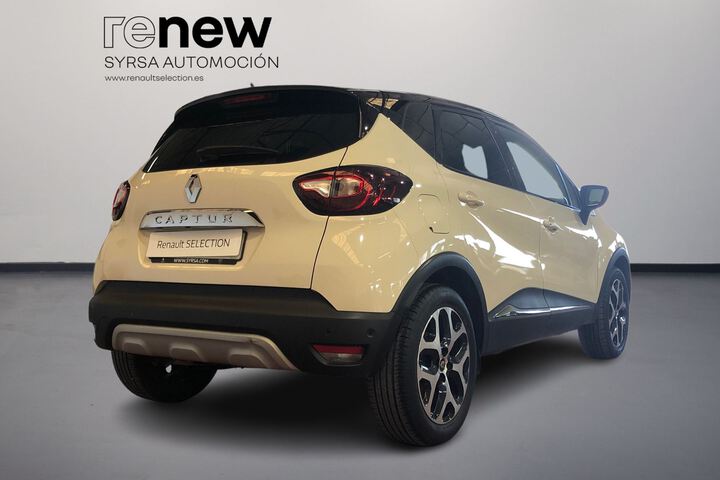 Outside Captur  Marfil Delhi/Techo N
