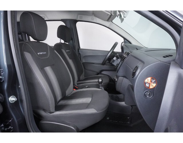 Inside Lodgy Diesel  GRIS