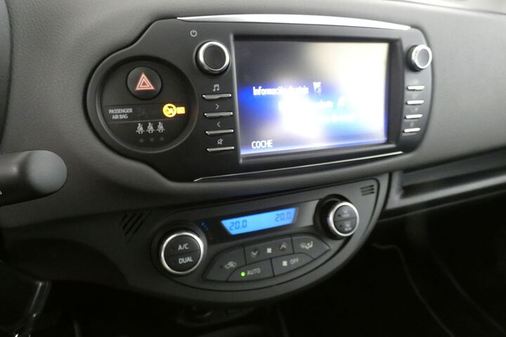 Inside Yaris Híbrido  Blanco Classic