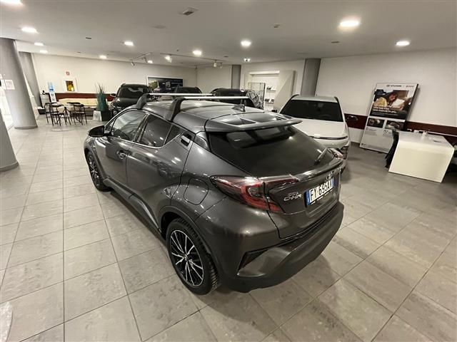 TOYOTA C HR I 2016 00025702_VO38013404