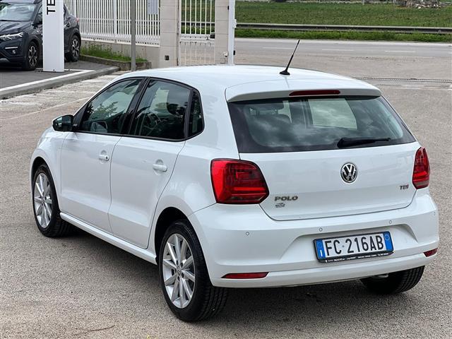 VOLKSWAGEN Polo V 2014 01247709_VO38013065