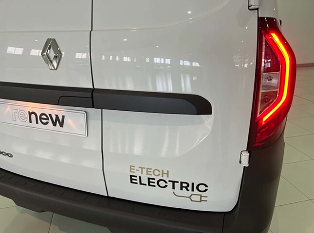 Outside  Kangoo E-Tech 100% eléctrico  blanco mineral