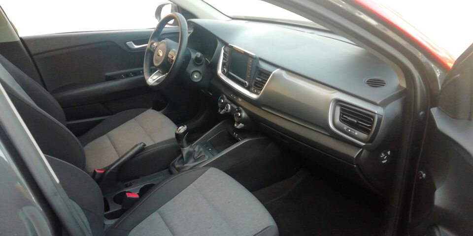 Inside Stonic  GRIS