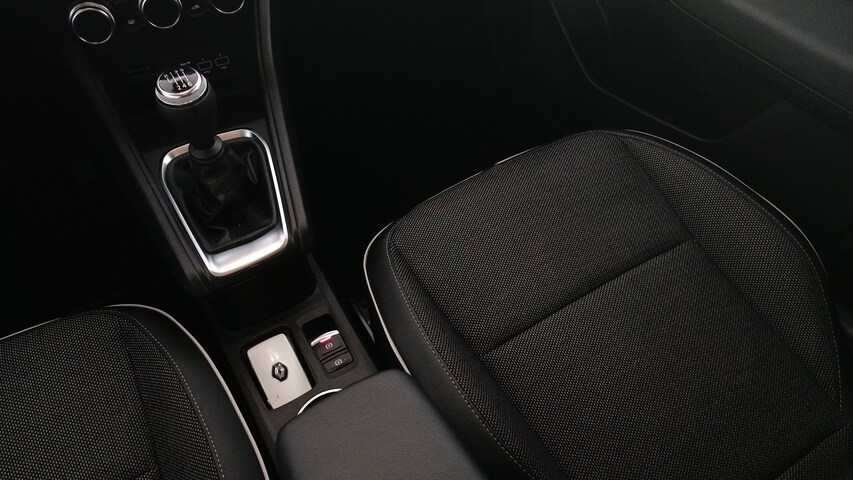 Inside Captur  NEGRO